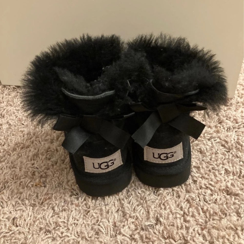 COPY - Toddler Uggs size 6